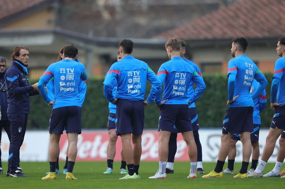 Românul Daniel Boloca a jucat primul meci-test pentru naționala Italiei în această dimineață! Imaginile alături de selecționerul Roberto Mancini_12