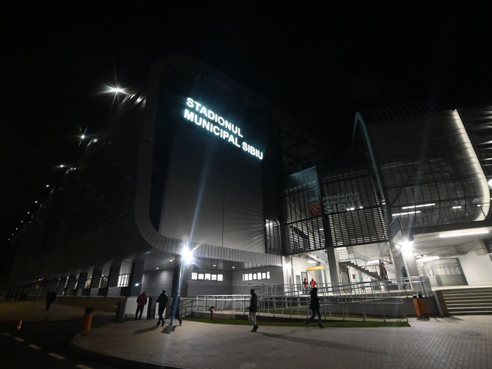 Cum arată clasamentul din Superligă, după depunctarea lui Hermannstadt. Echipa care a urcat pe loc de play-off