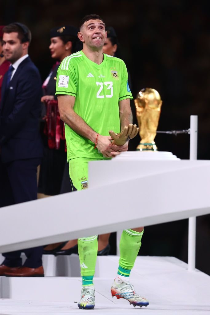 „Când vin mulți 'tați' la tine acasă, să îți vadă mama...” Atac dur la adresa lui Emiliano Martinez după gesturile făcute _6