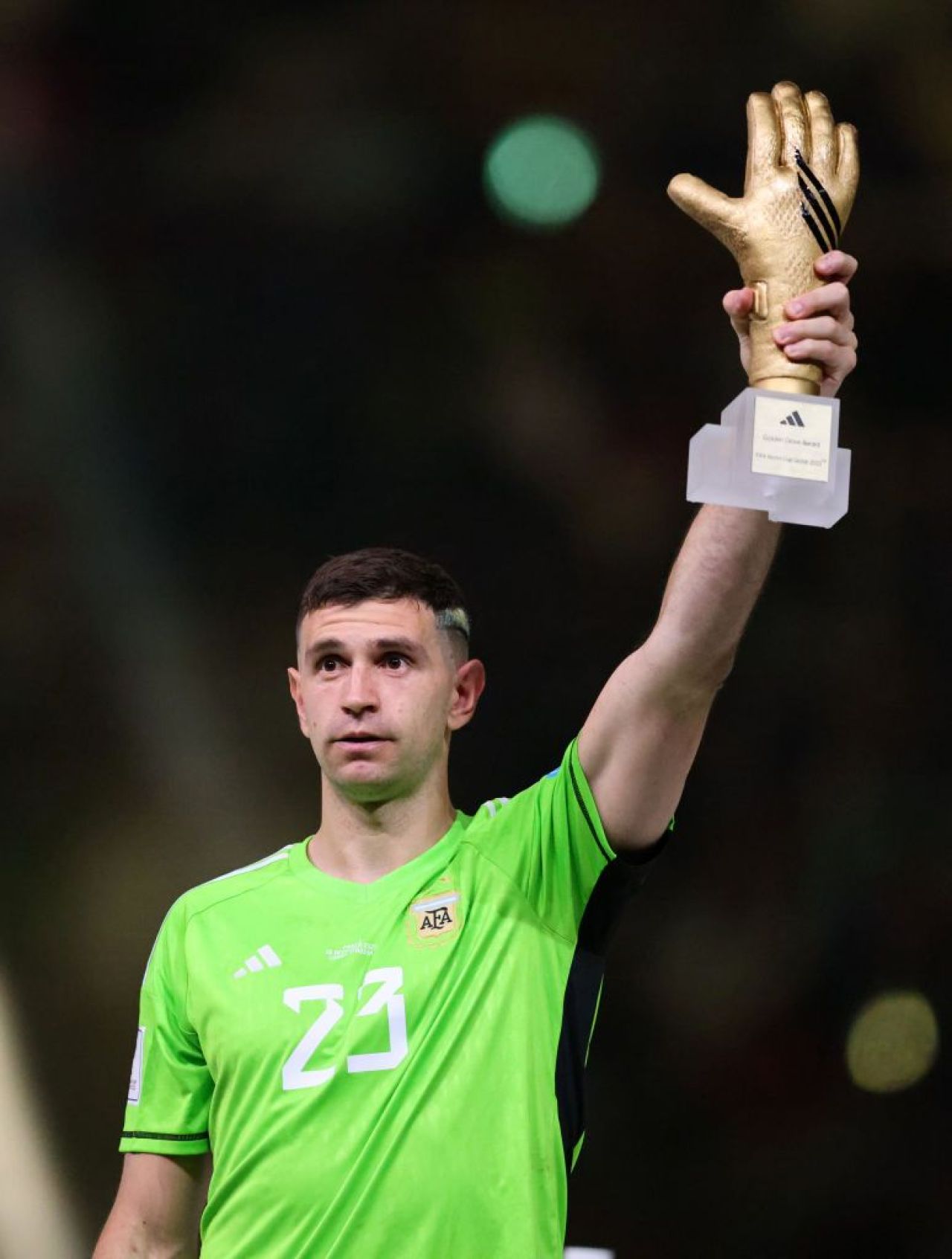 „Când vin mulți 'tați' la tine acasă, să îți vadă mama...” Atac dur la adresa lui Emiliano Martinez după gesturile făcute _9