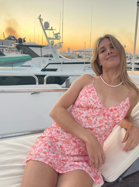 Cea mai sexy reclamă? :) Eugenie Bouchard și-a lansat propriul tricou: ce a inscripționat pe spate_5