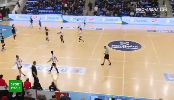 Gloria Buzău - Gloria Bistrița: primele cinci minute