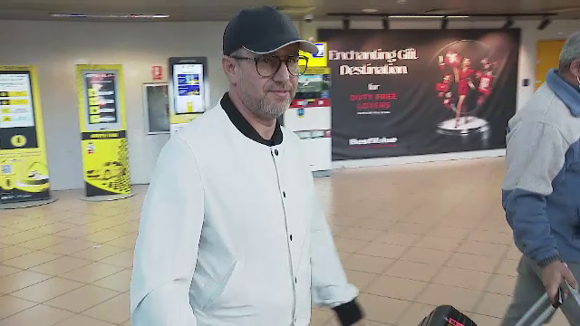 Scump la vorbă! Reacția lui Laurențiu Reghecampf la revenirea în țară. Cum a răspuns antrenorul solicitărilor jurnaliștilor_3