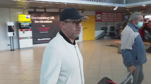 Scump la vorbă! Reacția lui Laurențiu Reghecampf la revenirea în țară. Cum a răspuns antrenorul solicitărilor jurnaliștilor_9
