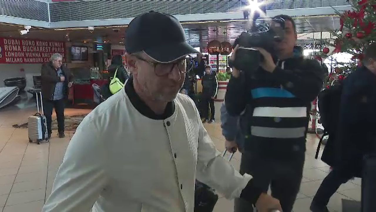 Scump la vorbă! Reacția lui Laurențiu Reghecampf la revenirea în țară. Cum a răspuns antrenorul solicitărilor jurnaliștilor_20