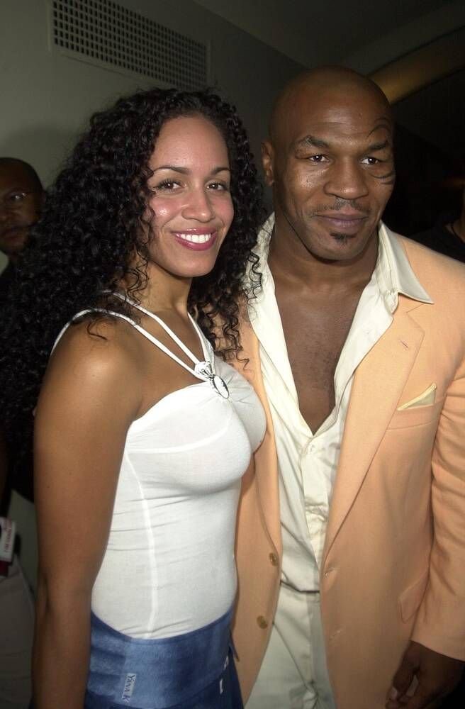 Mike Tyson a încercat să se sinucidă pentru o femeie. Cel mai cumplit adversar al lui Iron Mike nu a purtat mănuși de box, ci o rochie roșie cu sclipici_4
