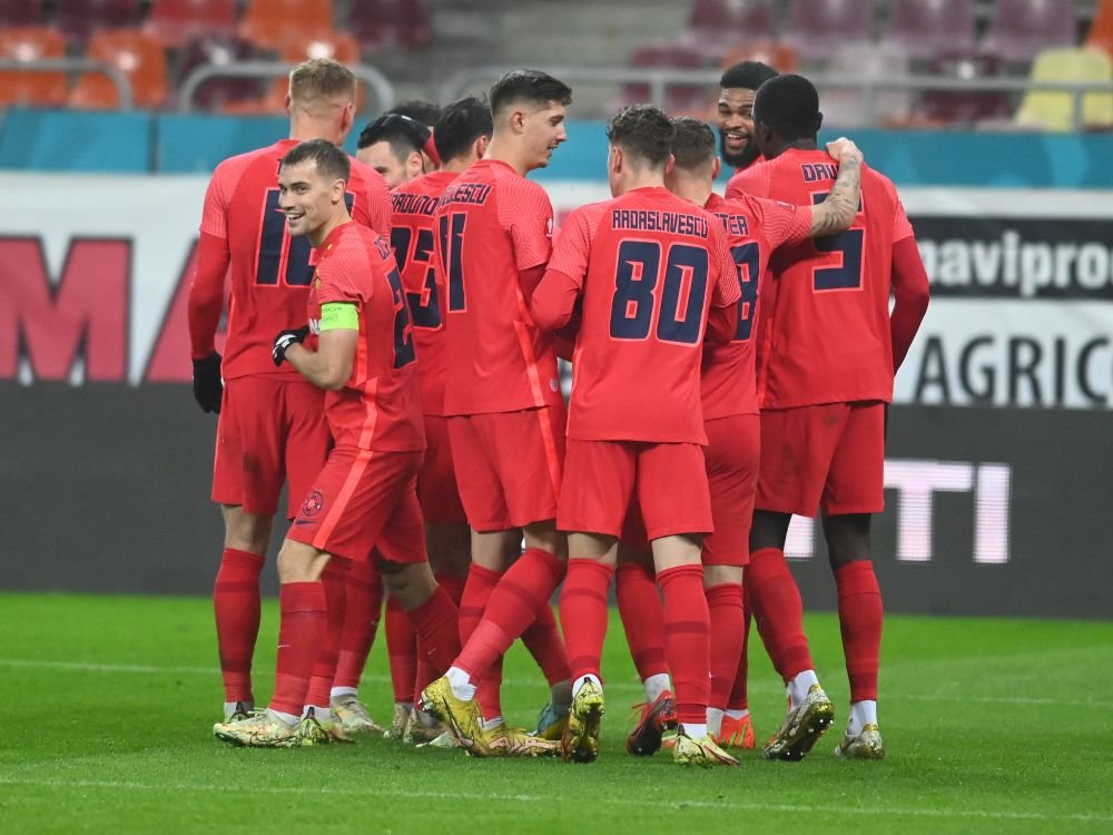 &bdquo;11&rdquo;-le ideal din Superligă, alcătuit de un fost internațional rom&acirc;n. Hint: Un singur jucător e de la FCSB!