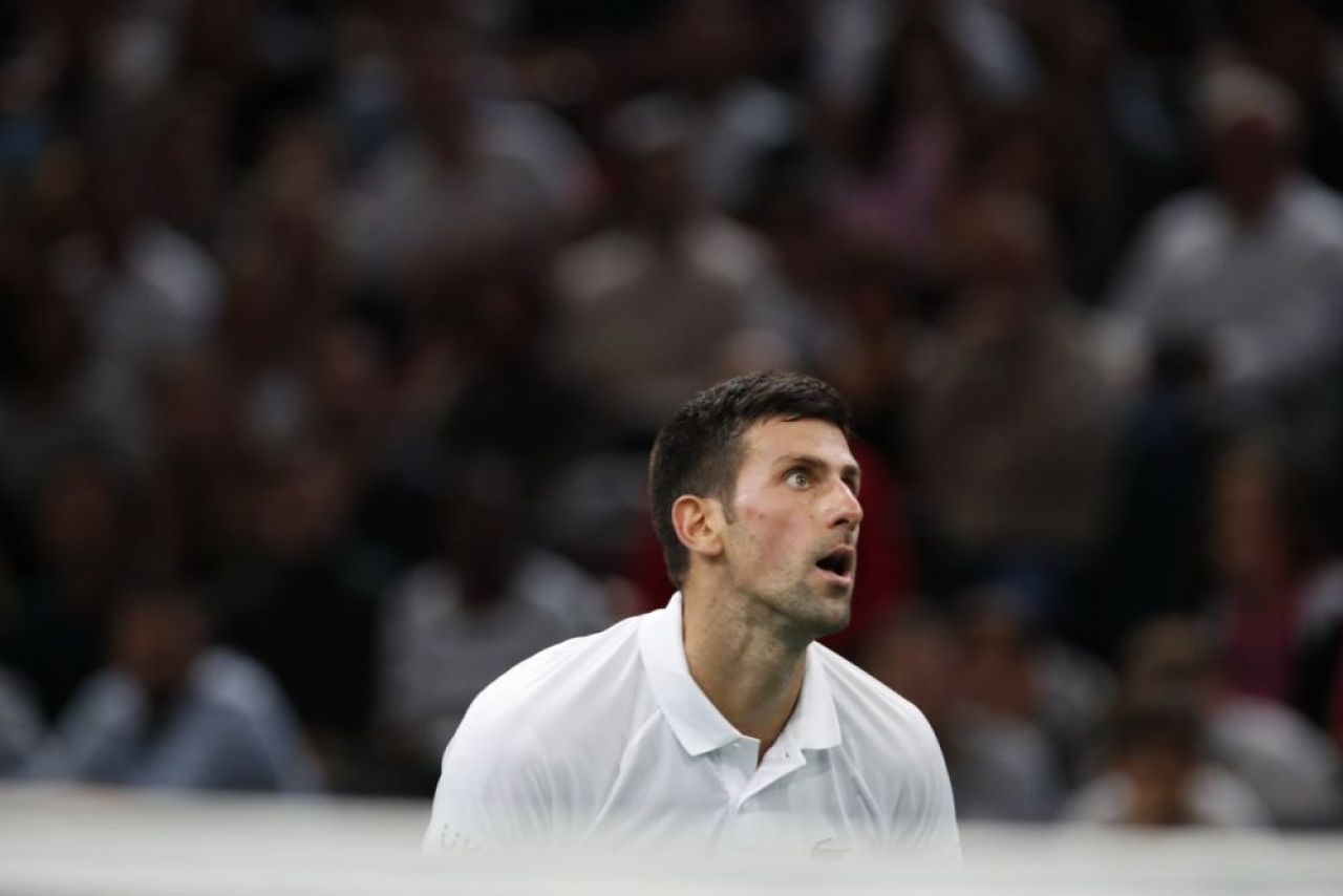 Ediția trecută l-au trimis acasă, acum îi pun covorul roșu lui Djokovic.