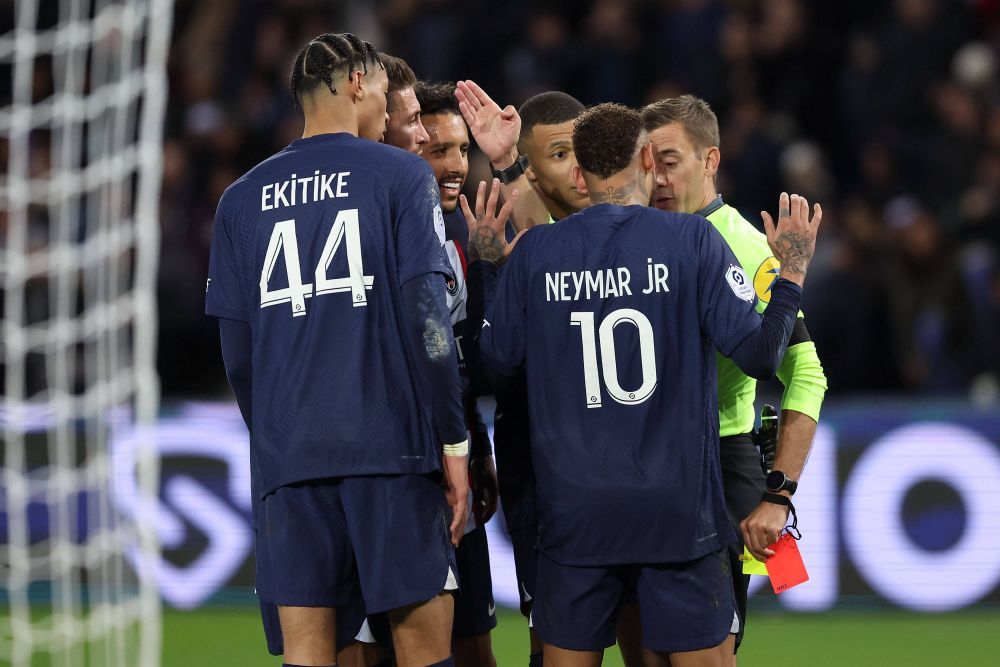 Neymar, eliminat pentru simulare! Două galbene în 90 de secunde pentru starul lui PSG_3