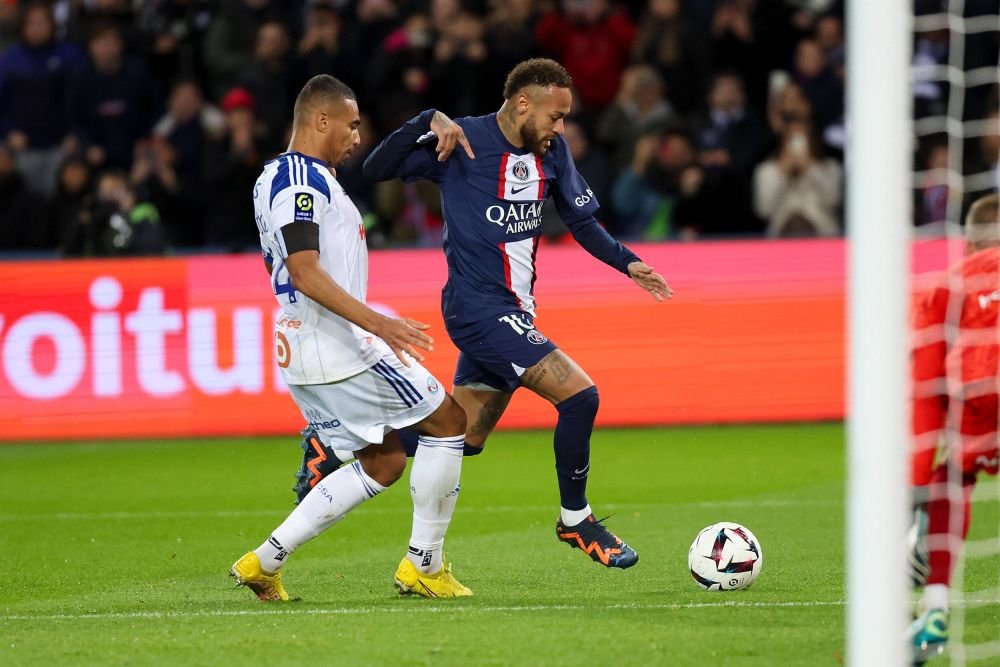 Neymar, eliminat pentru simulare! Două galbene în 90 de secunde pentru starul lui PSG_4
