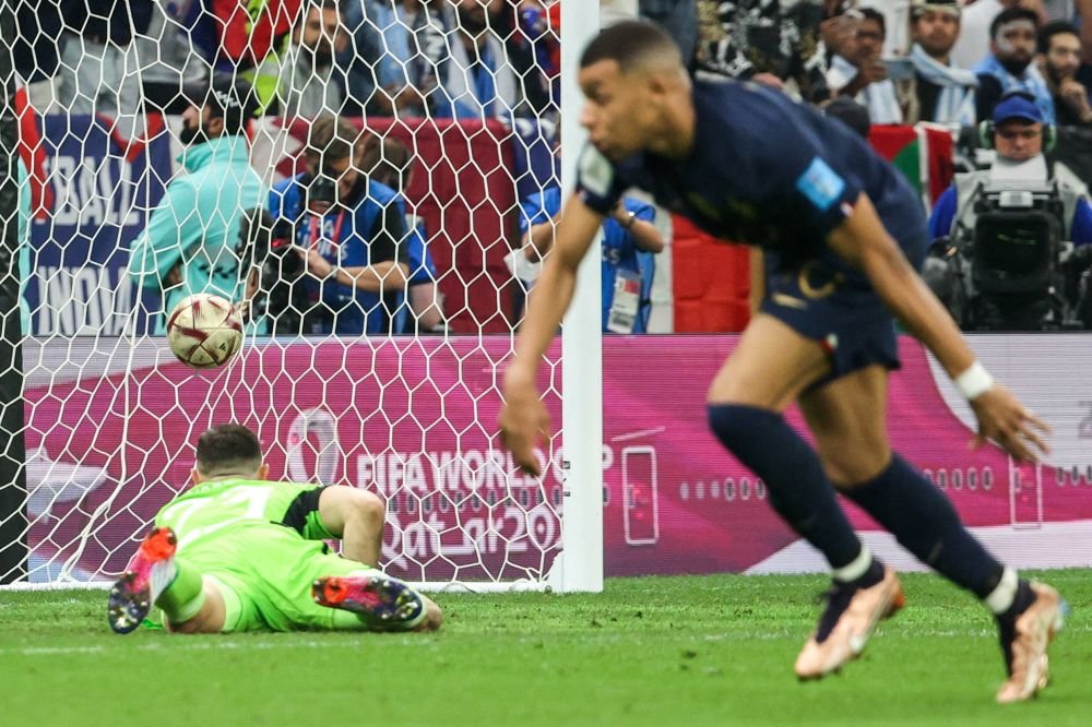 A venit replica lui Kylian Mbappe pentru Emiliano Martinez, după ce a fost ironizat constant la Cupa Mondială_4