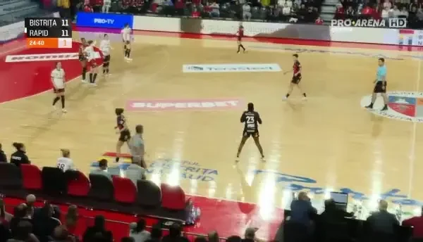 Gloria Bistrița - Rapid (finalul primei reprize)