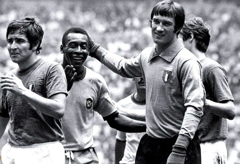 Și la marketing a fost primul! Pele a primit 1 milion de dolari să întârzie un meci de la Cupa Mondială _3