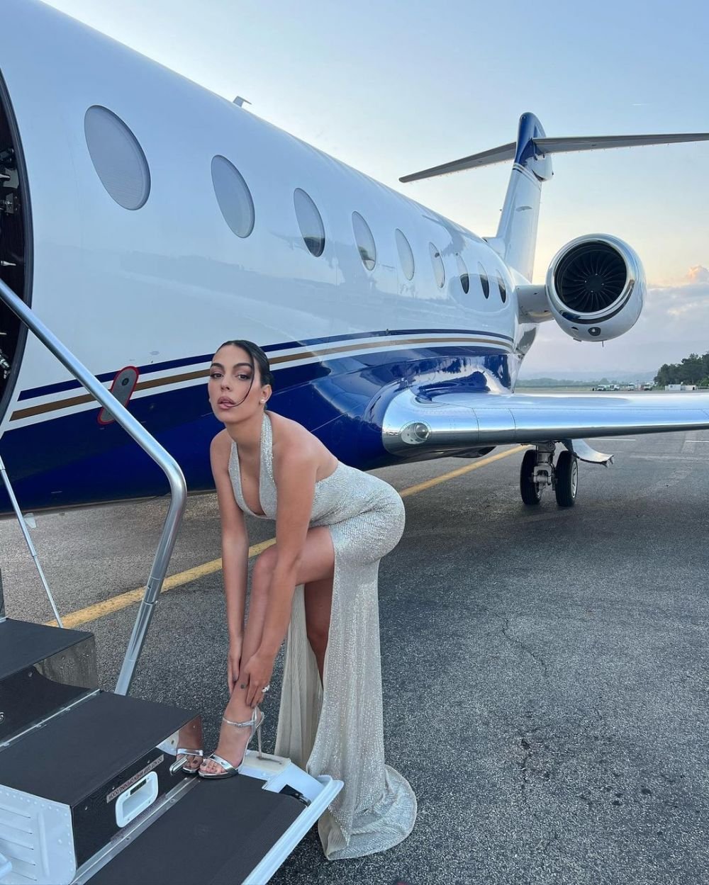 Cristiano Ronaldo și-a scos, în premieră, bolidul de 350.000 de euro la plimbare! Unde au apărut el și Georgina cu cadoul primit de la iubită _100