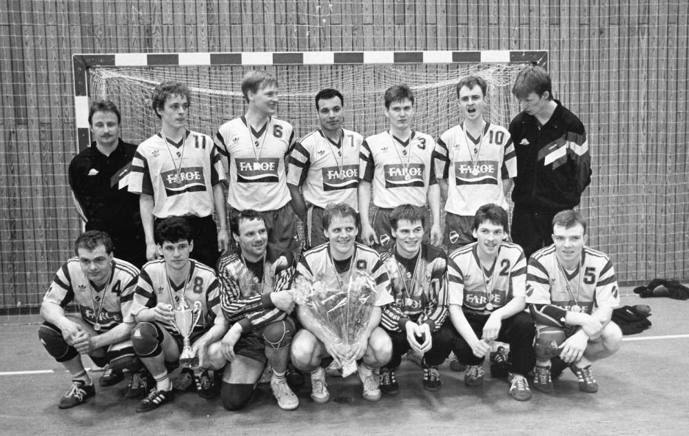 Țara care promovează muzica metal și-a ales prim-ministrul dintre un fotbalist campion și un handbalist de națională_9