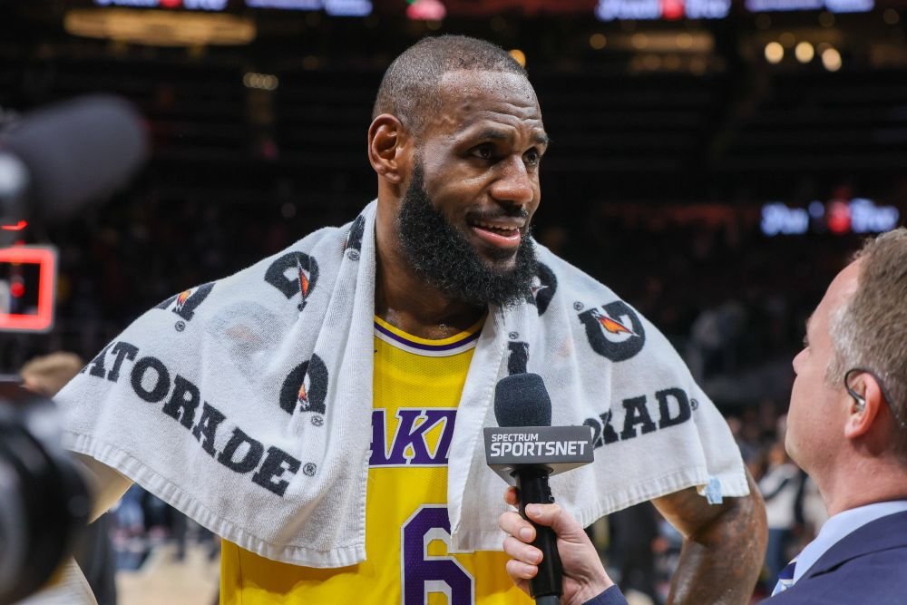 LeBron James a făcut show de ziua lui! 
