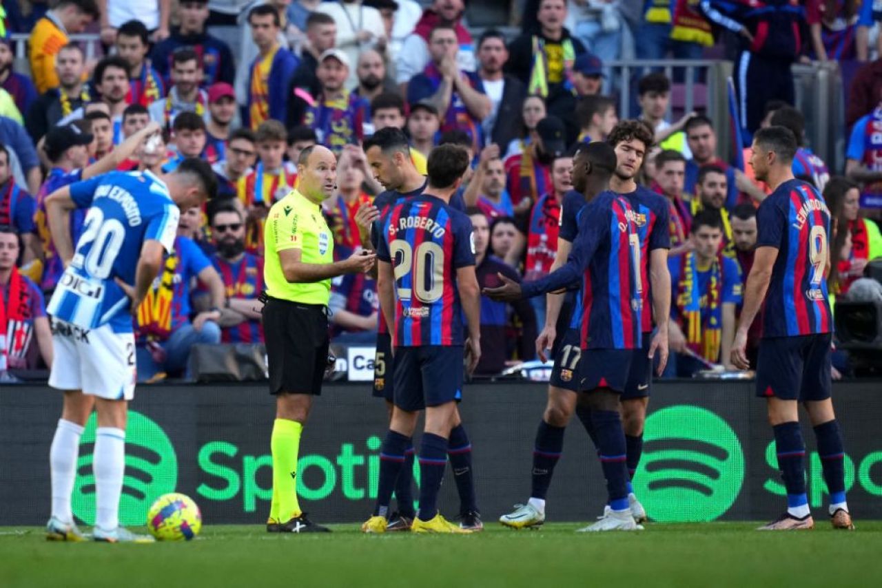 Pas greșit pentru FC Barcelona la final de an. A făcut egal în derby-ul local, cu Espanyol, dar a rămas lider în La Liga_4