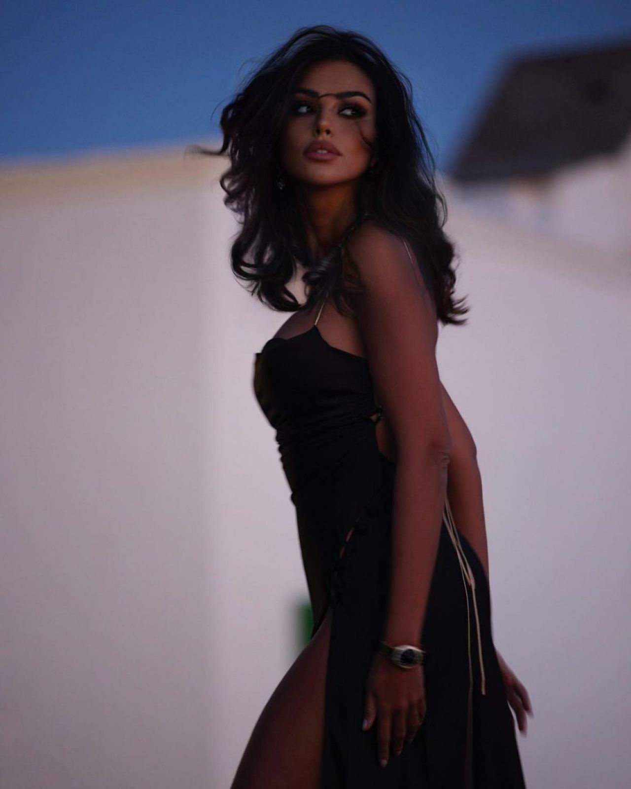 Mădălina Ghenea o dă în judecată pe soția lui Dragoș Săvulescu. Motivul incredibil pentru scandalul dintre cele două dive_49