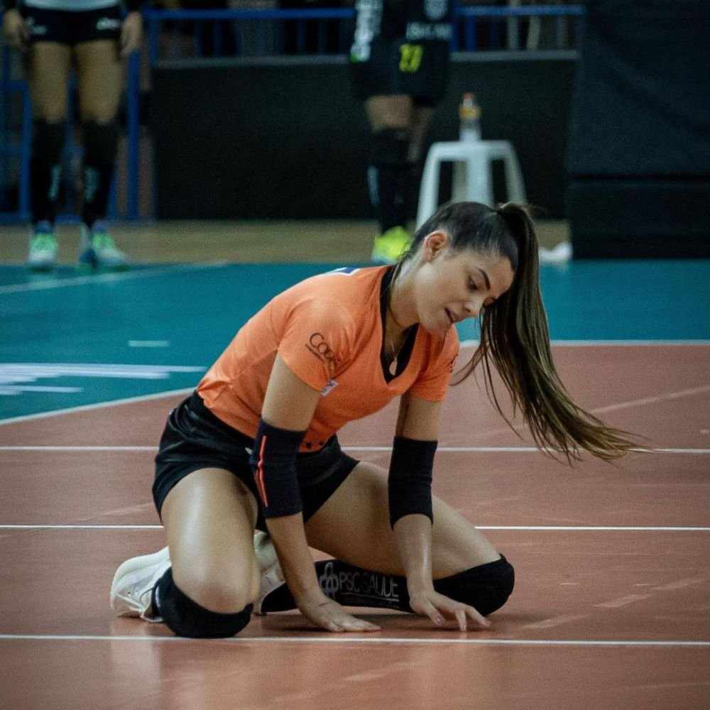 Apariție incendiară a celei mai sexy jucătoare de volei, care face o avere din OnlyFans! Cum a sărbătorit Revelionul _13