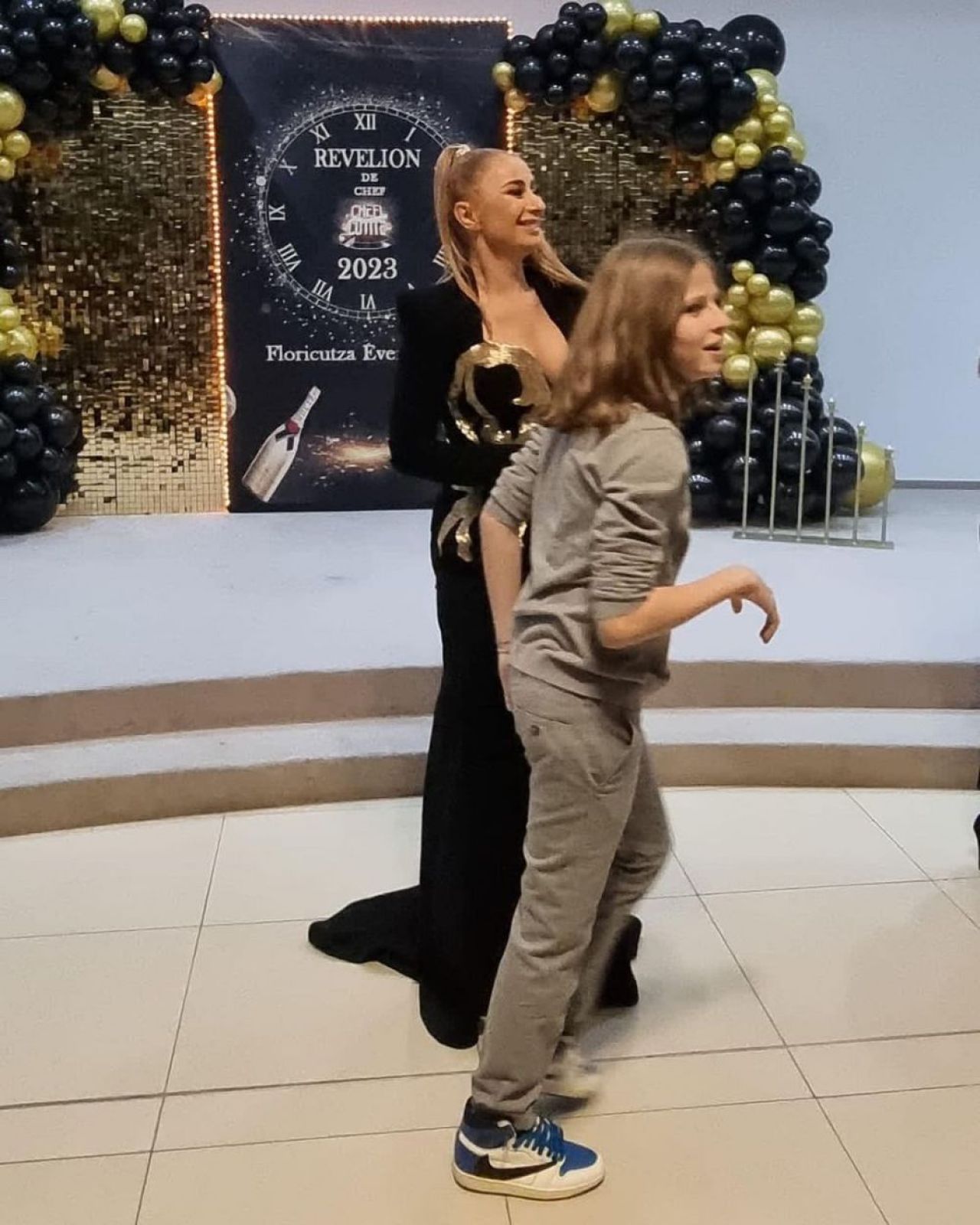 Anamaria Prodan, strălucitoare la propriu și la figurat în noaptea de Revelion. Ținuta spectaculoasă cu care a atras atenția_1