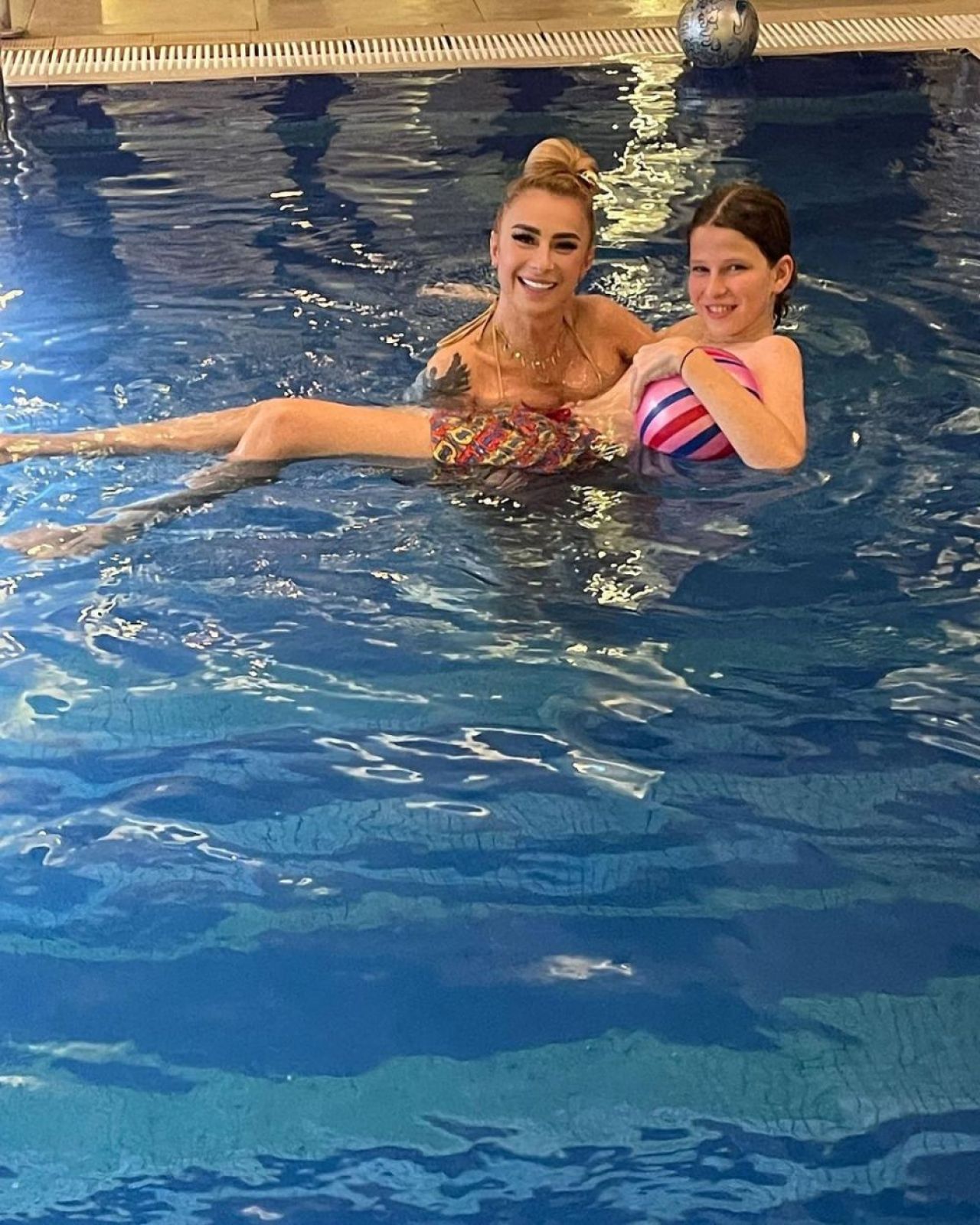 Anamaria Prodan, strălucitoare la propriu și la figurat în noaptea de Revelion. Ținuta spectaculoasă cu care a atras atenția_2