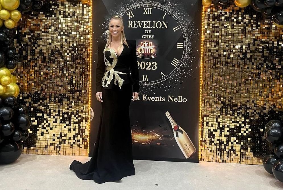 Anamaria Prodan, strălucitoare la propriu și la figurat în noaptea de Revelion. Ținuta spectaculoasă cu care a atras atenția_9