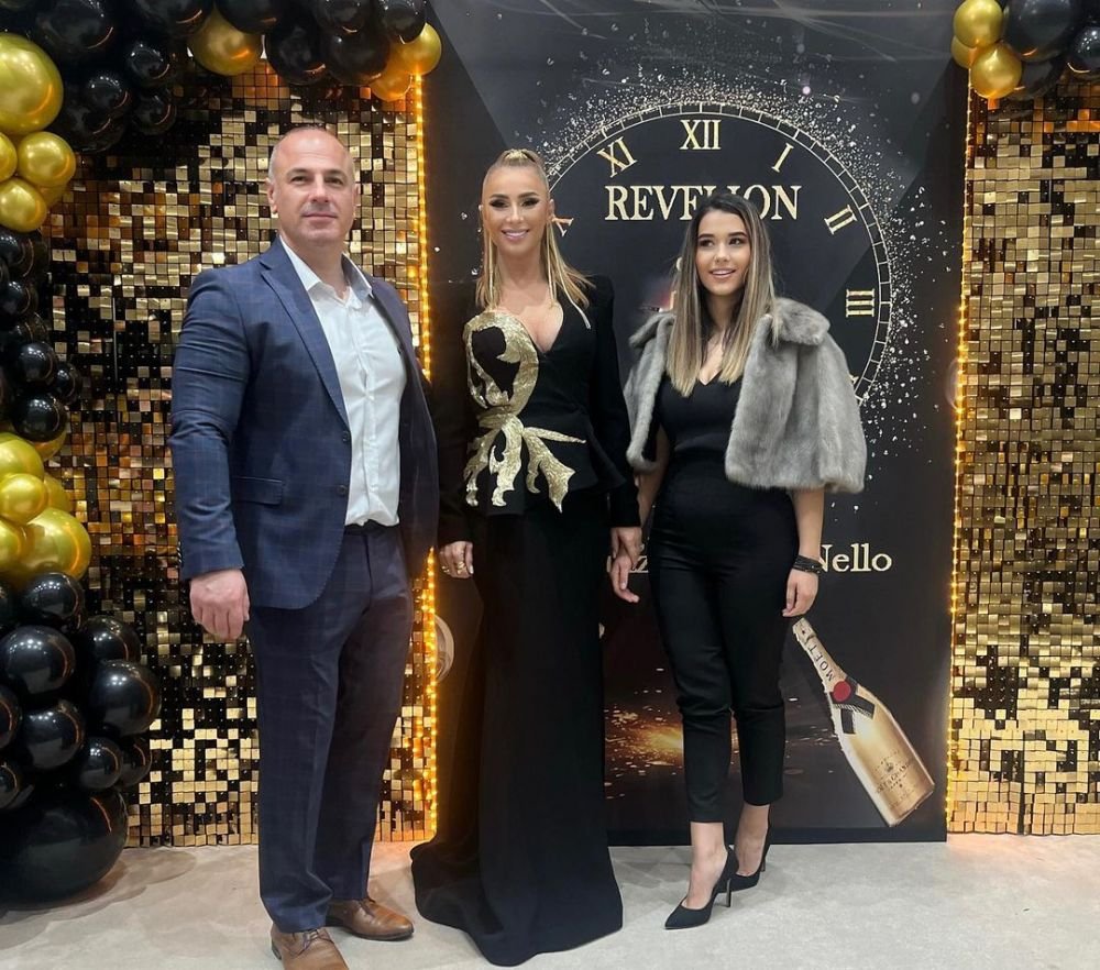 Anamaria Prodan, strălucitoare la propriu și la figurat în noaptea de Revelion. Ținuta spectaculoasă cu care a atras atenția_10