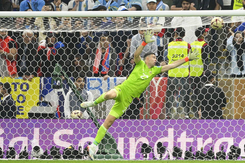 Reacția lui Unai Emery după ce a fost întrebat la conferința de presă de ce Emiliano Martinez nu a fost titular_9