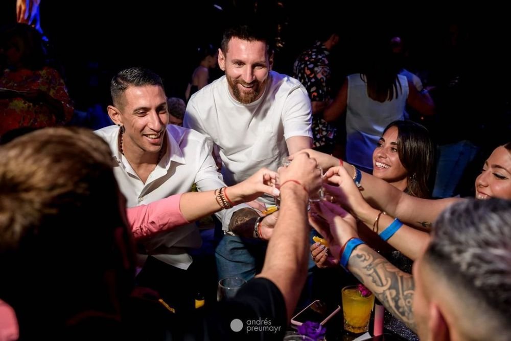 Cât a costat ținuta cu care Lionel Messi a stârnit  controverse pe rețelele de socializare: 