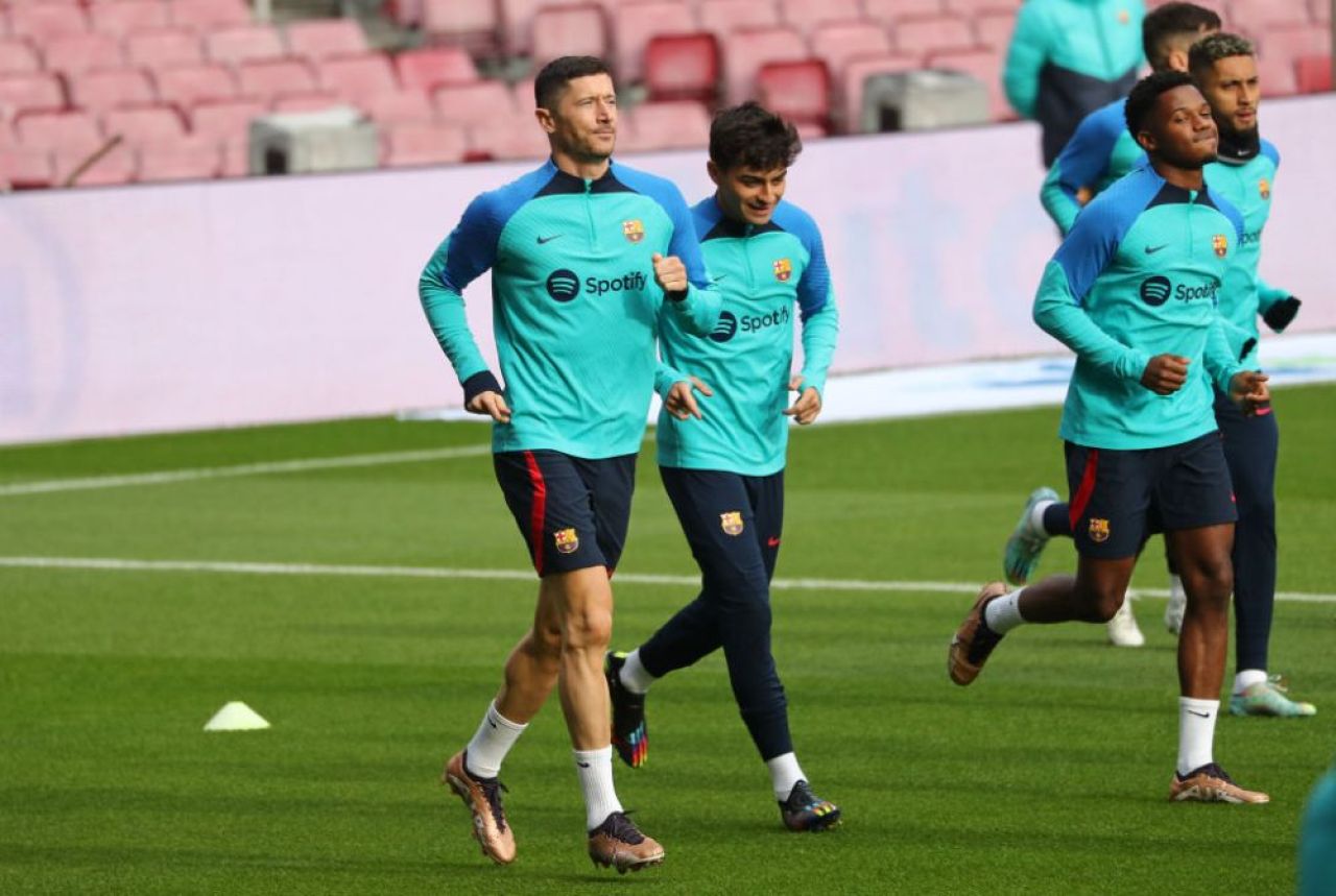 Show la antrenamentul cu public al catalanilor, cu peste 15.000 de oameni pe Camp Nou. Moment de magie cu Pedri și Lewandowski_1