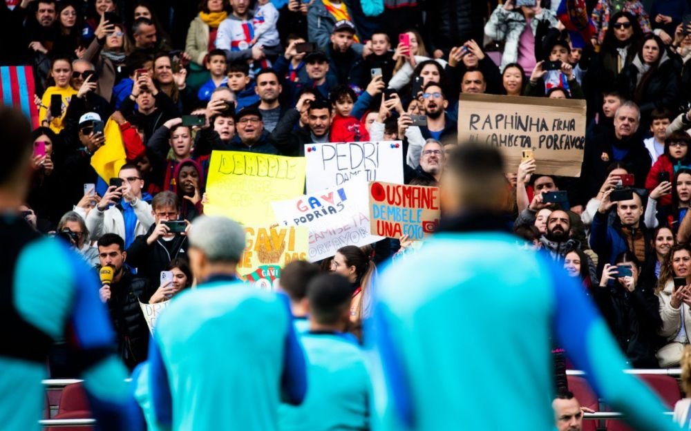 Show la antrenamentul cu public al catalanilor, cu peste 15.000 de oameni pe Camp Nou. Moment de magie cu Pedri și Lewandowski_8