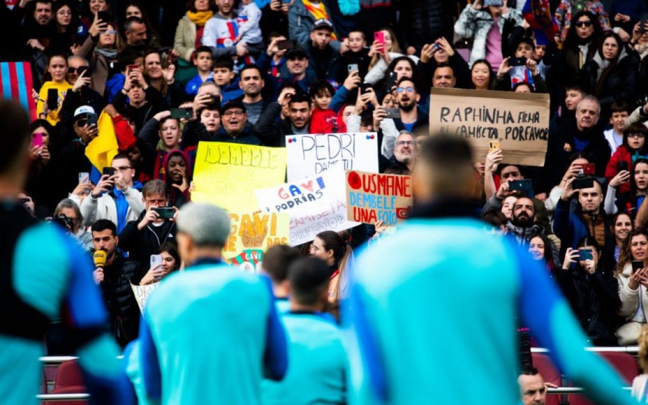 Show la antrenamentul cu public al catalanilor, cu peste 15.000 de oameni pe Camp Nou. Moment de magie cu Pedri și Lewandowski_8