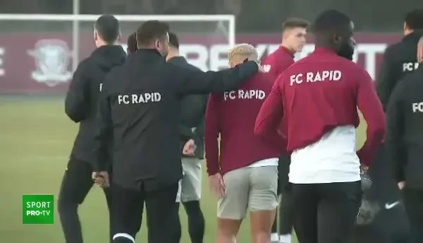 Rapid s-a reunit &icirc;n a doua zi a anului! Jucătorul giuleștean care a atras atenția cu noul look
