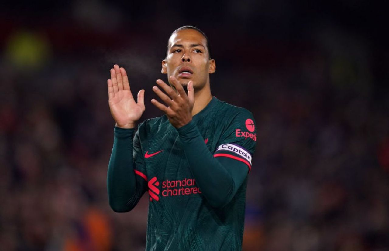 Virgil van Dijk, schimbat la pauză în Brentford - Liverpool 3-1. Reacții directe din fața fanilor: