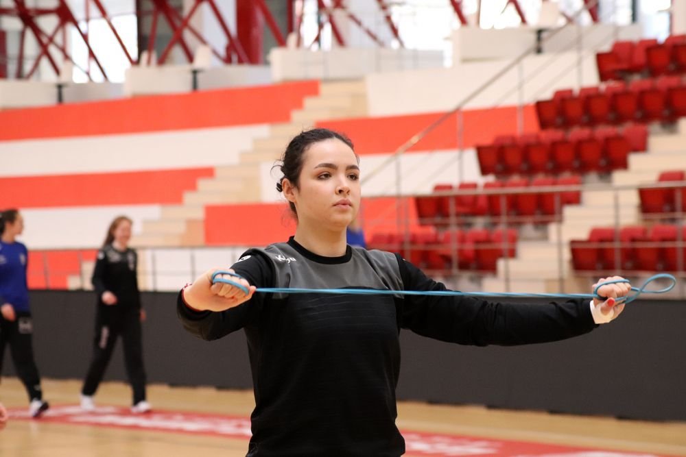 Fără sarmale și fără petreceri de Sărbători. Handbalistele de la CSM București s-au reunit după doar două zile de vacanță!_35