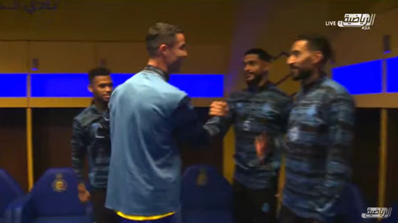 Cristiano Ronaldo, aclamat minute la rând de fanii arabi. Superstarul portughez, prezentat oficial la Al Nassr_12
