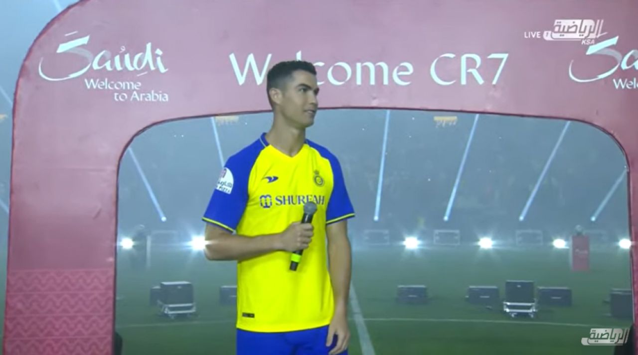 Cristiano Ronaldo, aclamat minute la rând de fanii arabi. Superstarul portughez, prezentat oficial la Al Nassr_24