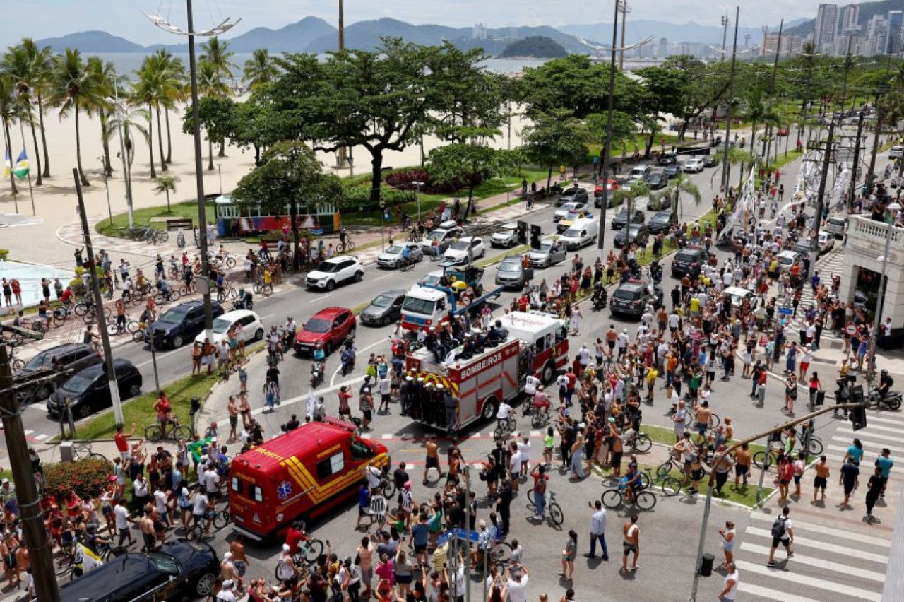 Marele Pele a fost condus pe ultimul drum! Legenda Braziliei a fost înmormântată! Imagini impresionante_5