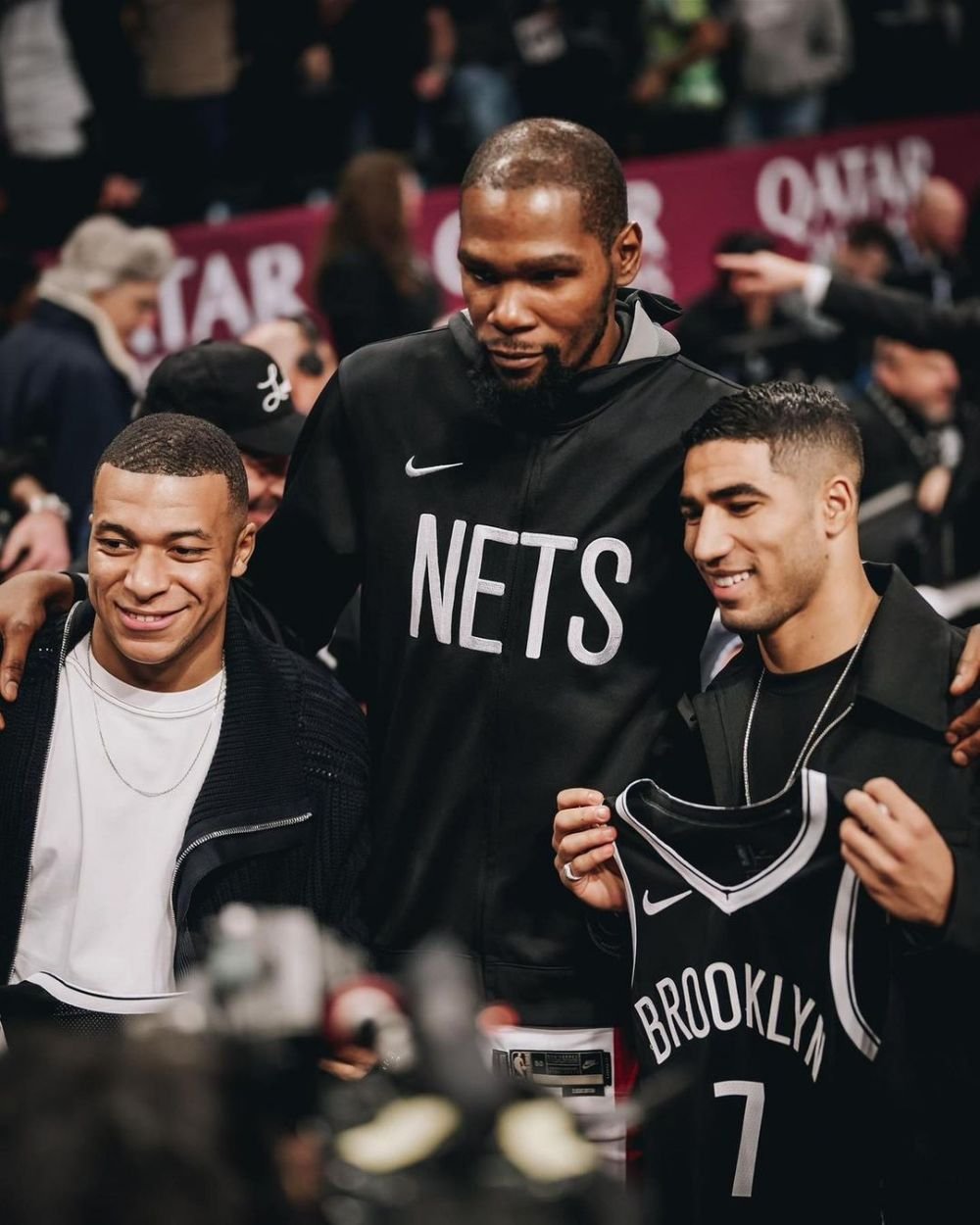 Deghizați la vedere! Cum au apărut Kylian Mbappe și Achraf Hakimi în New York pentru a nu fi recunoscuți _3