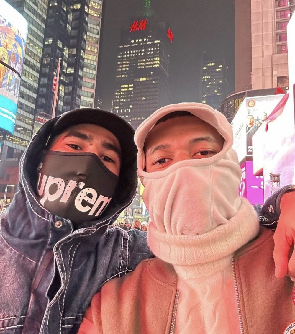 Deghizați la vedere! Cum au apărut Kylian Mbappe și Achraf Hakimi în New York pentru a nu fi recunoscuți _6