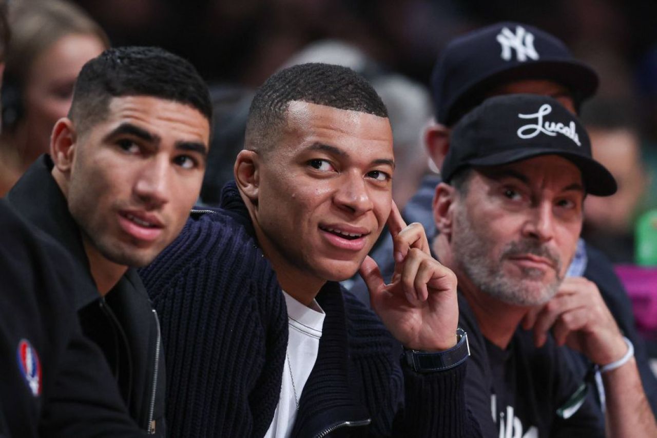 Deghizați la vedere! Cum au apărut Kylian Mbappe și Achraf Hakimi în New York pentru a nu fi recunoscuți _10