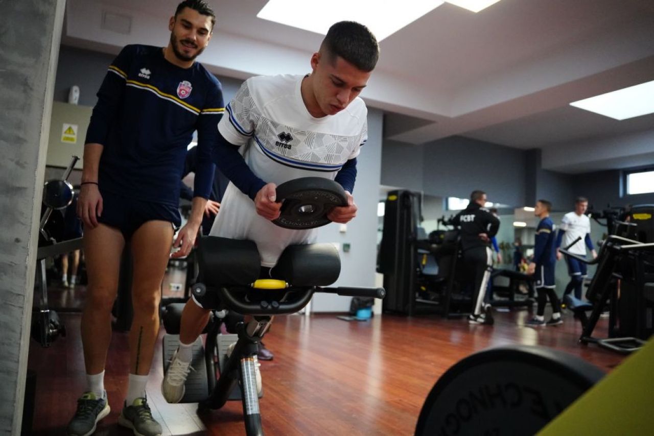 Culoar spre FCSB! FC Botoșani nu l-a mai păstrat pe fotbalistul dorit de Gigi Becali. La ce jucători a mai renunțat Stoican _5
