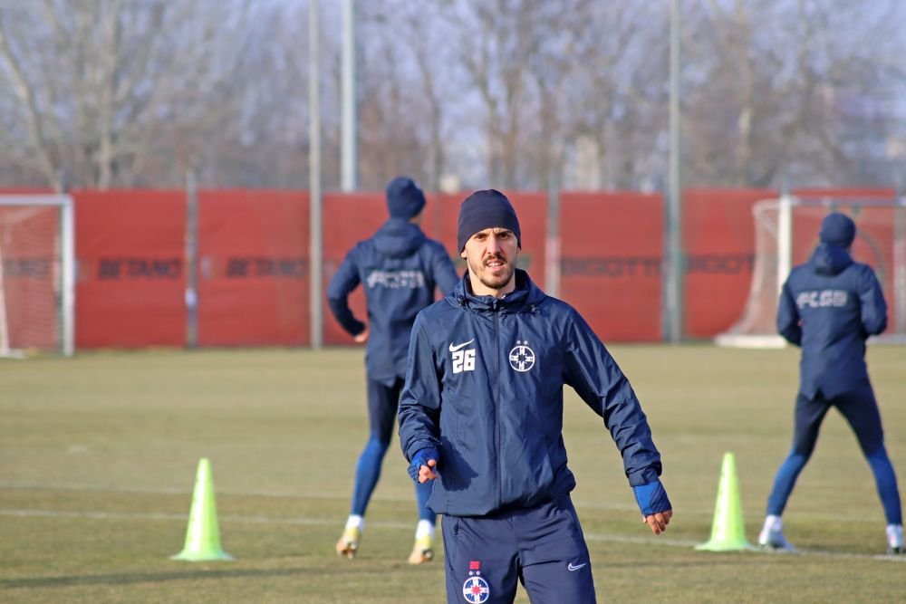 Fotografii de la primul antrenament al FCSB din 2023. Jucătorii, chinuiți de Thomas Neubert cu mingi medicinale_6