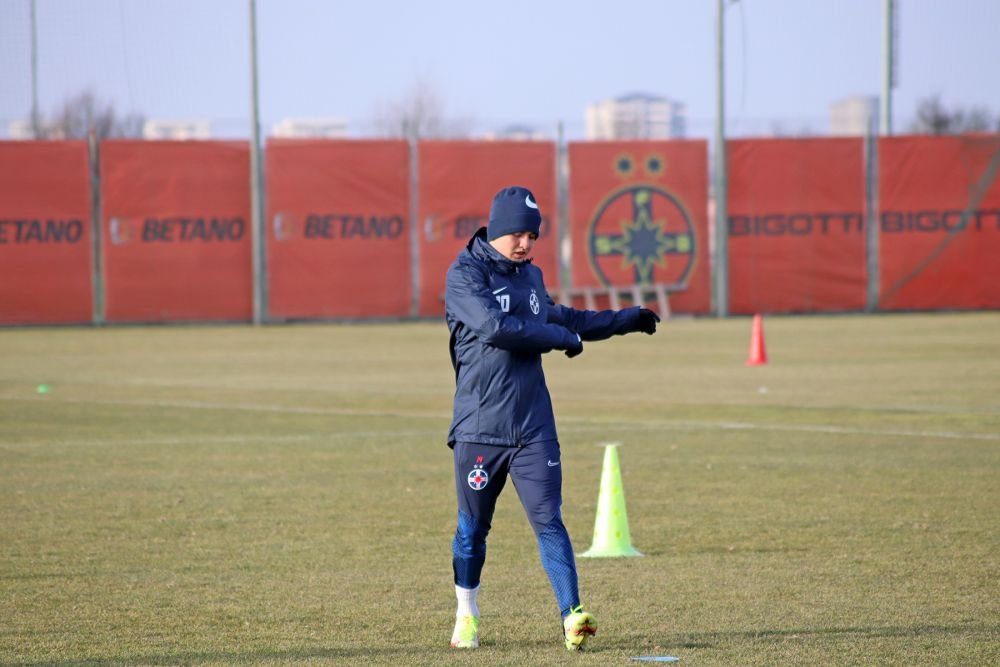 Fotografii de la primul antrenament al FCSB din 2023. Jucătorii, chinuiți de Thomas Neubert cu mingi medicinale_7