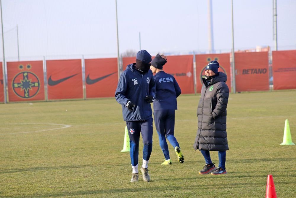 Fotografii de la primul antrenament al FCSB din 2023. Jucătorii, chinuiți de Thomas Neubert cu mingi medicinale_17