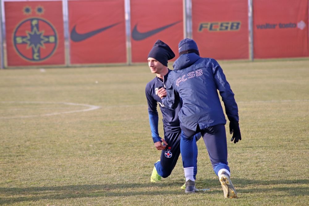 Fotografii de la primul antrenament al FCSB din 2023. Jucătorii, chinuiți de Thomas Neubert cu mingi medicinale_35