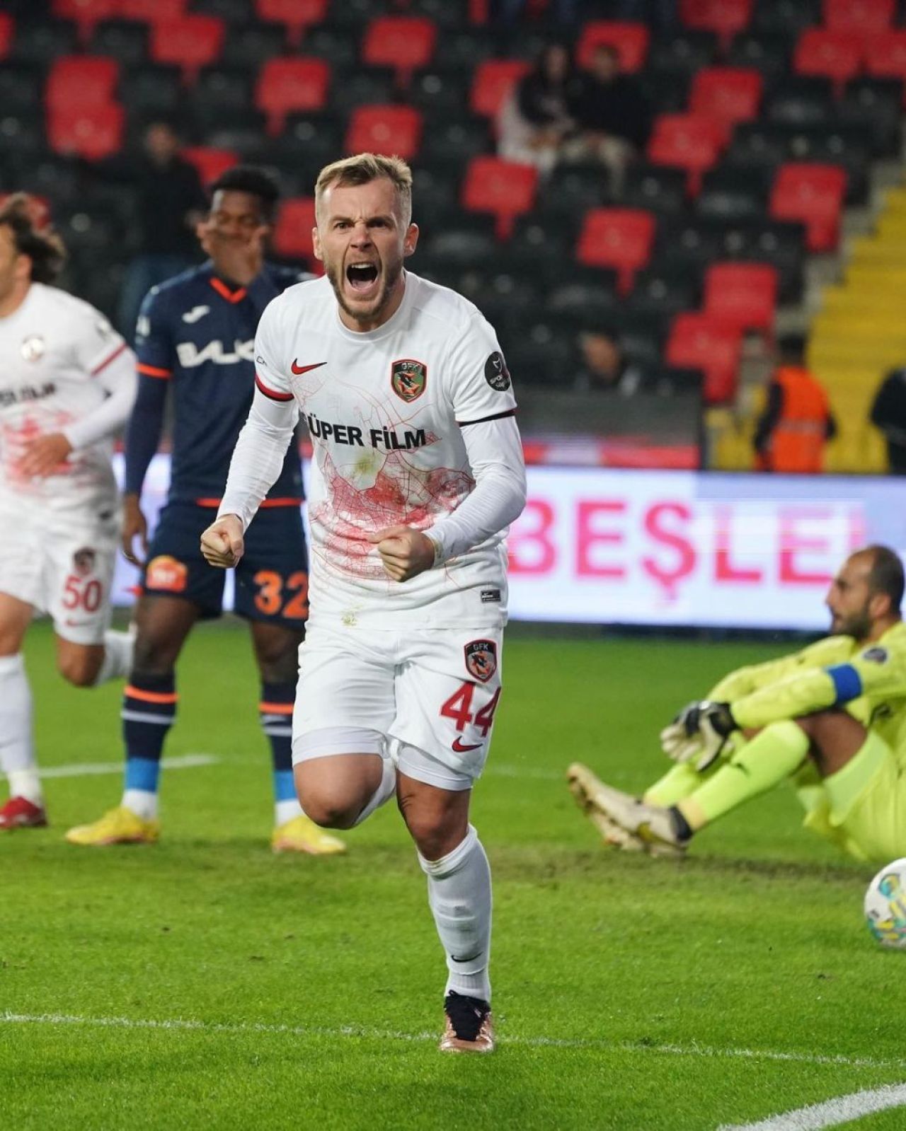 Alexandru Maxim, din nou erou pentru Gaziantep! Românul a marcat la ultima fază a jocului _5