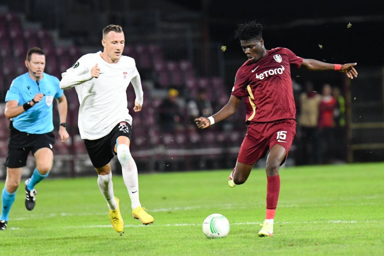 Motivul pentru care a picat transferul lui Emmanuel Yeboah la Slavia Praga! Cehii au bănuit că nu are 19 ani! CFR-ul se apără_1