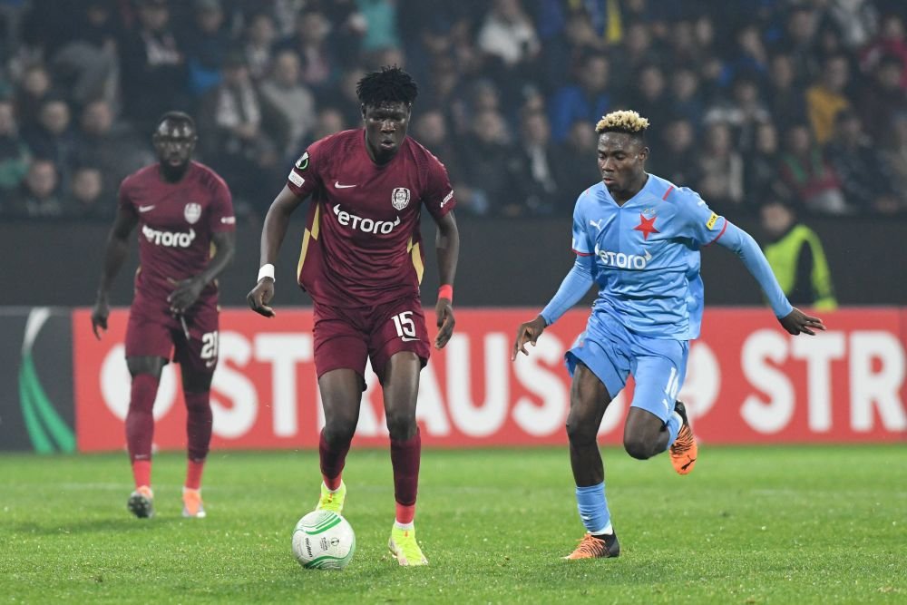 Motivul pentru care a picat transferul lui Emmanuel Yeboah la Slavia Praga! Cehii au bănuit că nu are 19 ani! CFR-ul se apără_3