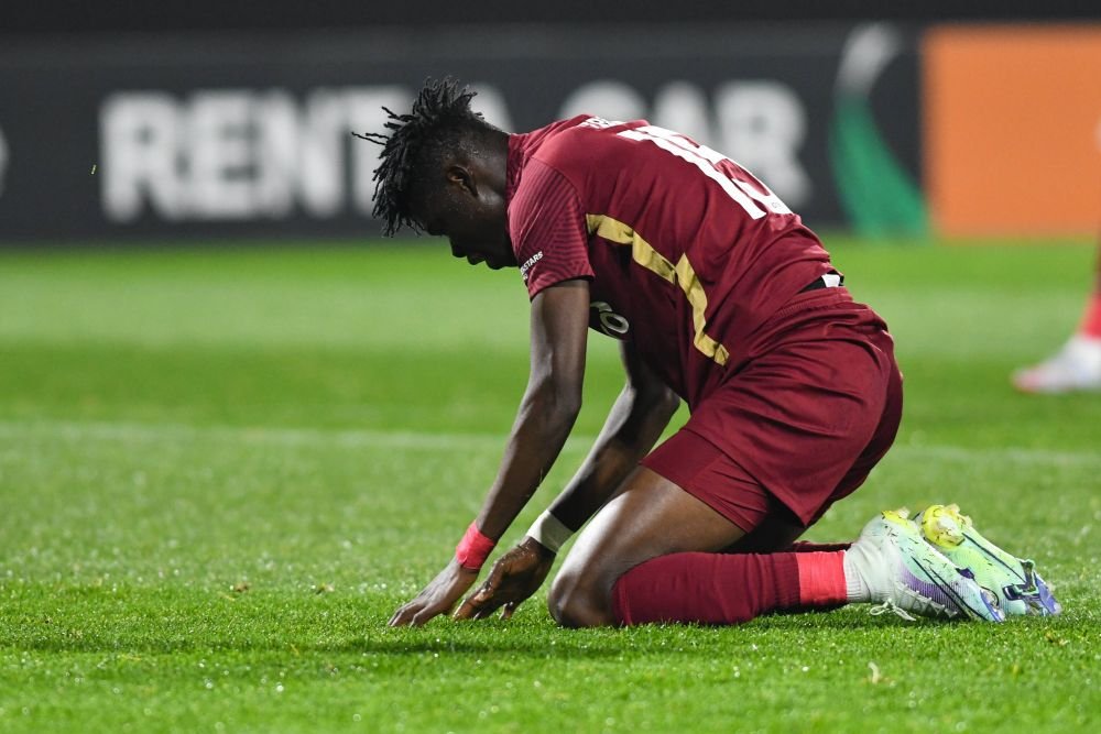 Motivul pentru care a picat transferul lui Emmanuel Yeboah la Slavia Praga! Cehii au bănuit că nu are 19 ani! CFR-ul se apără_6